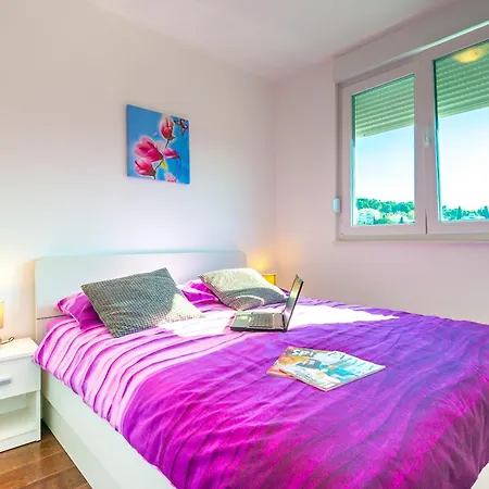 Apartament Mala *